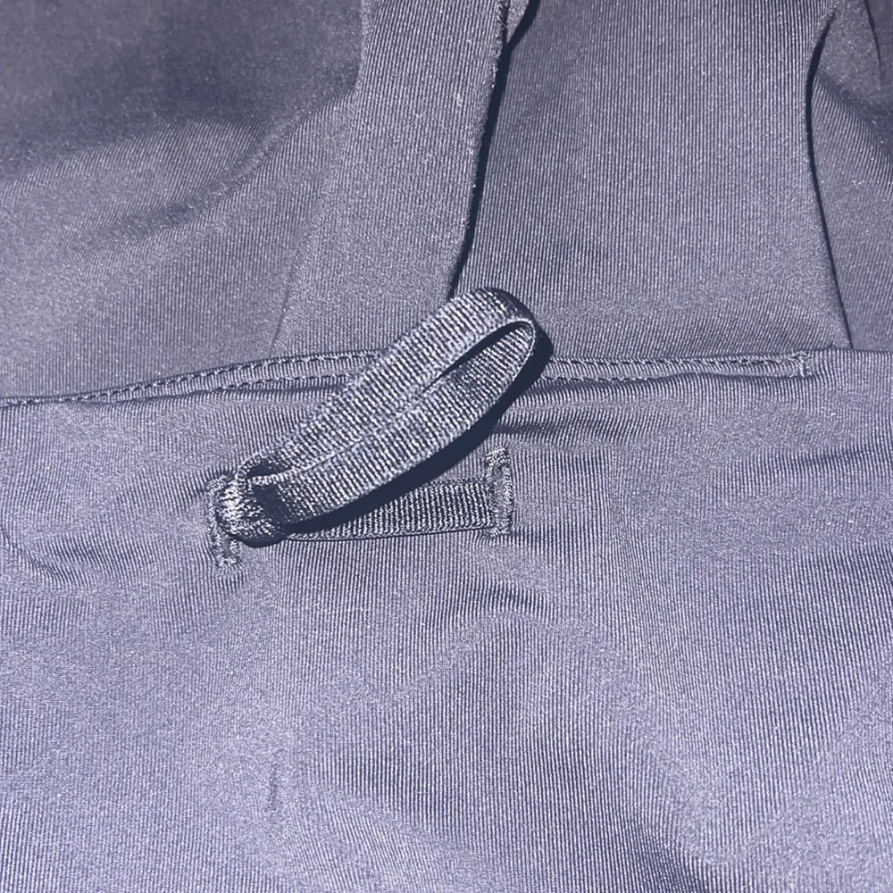 Lululemon Black Capri Mesh Criss Cross Leggings. Size 8.